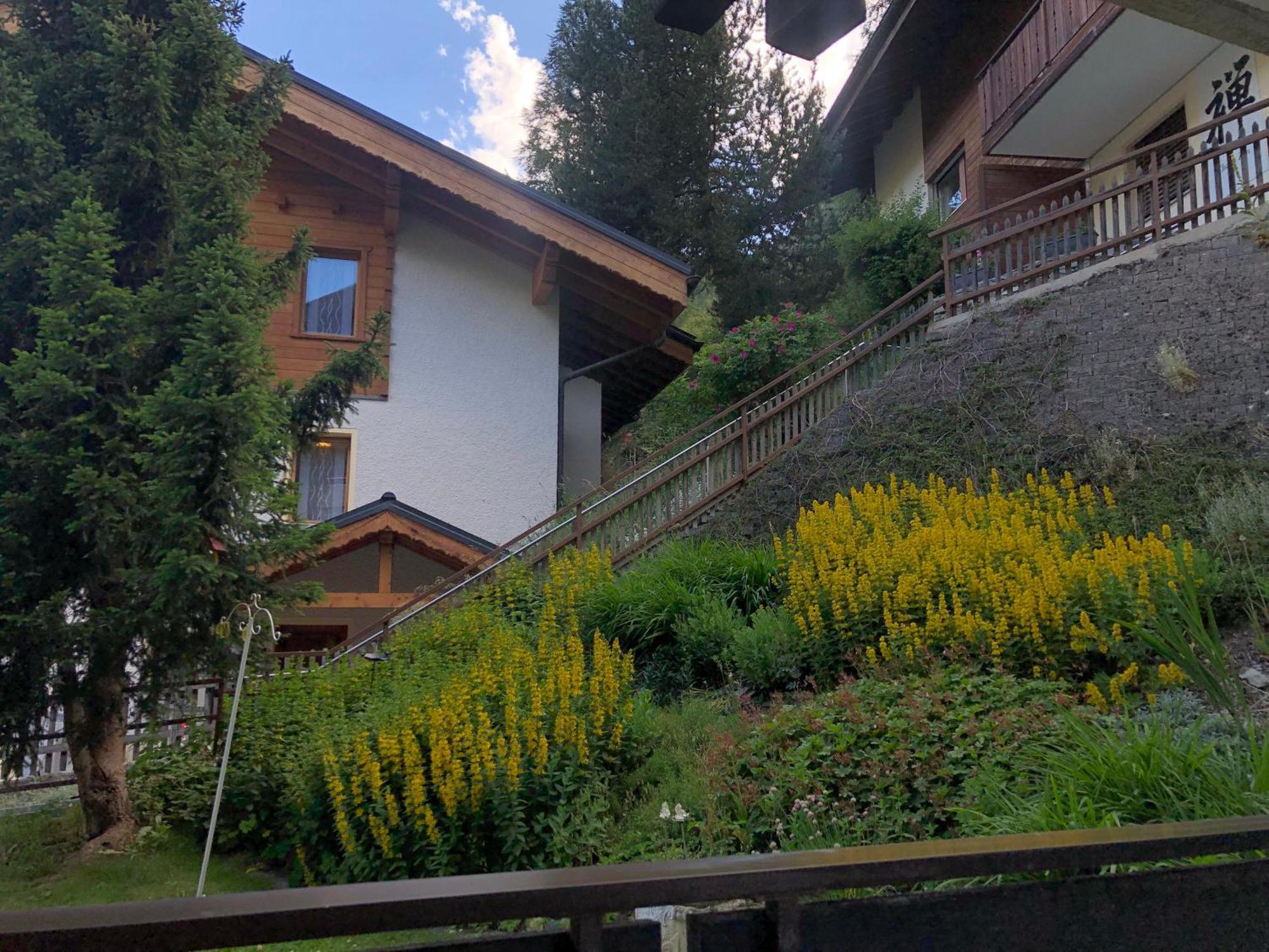 Snowflake-Ski In & Out Next To Matterhorn Express Zermatt Exterior foto